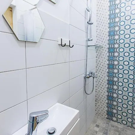 Modern Apartment On Lemkivska إلفيف المظهر الخارجي الصورة